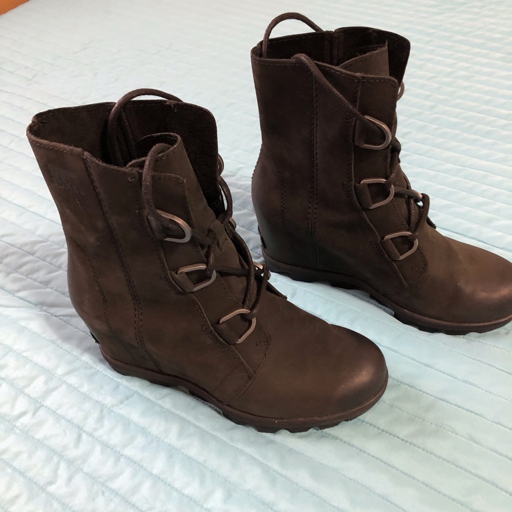Sorel winter boots with wedge heel